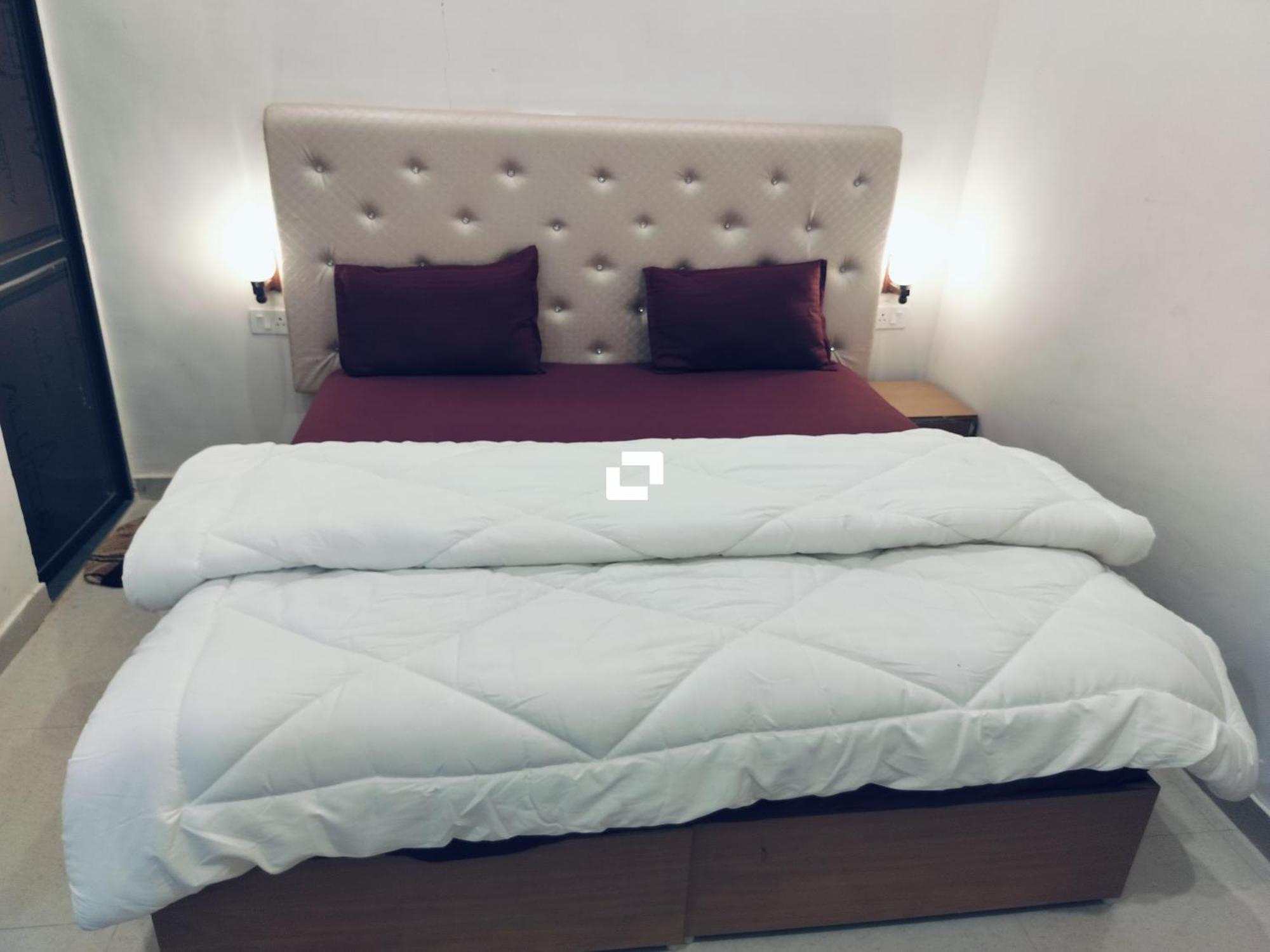 Deluxe Double Room,1646757901:JPEG